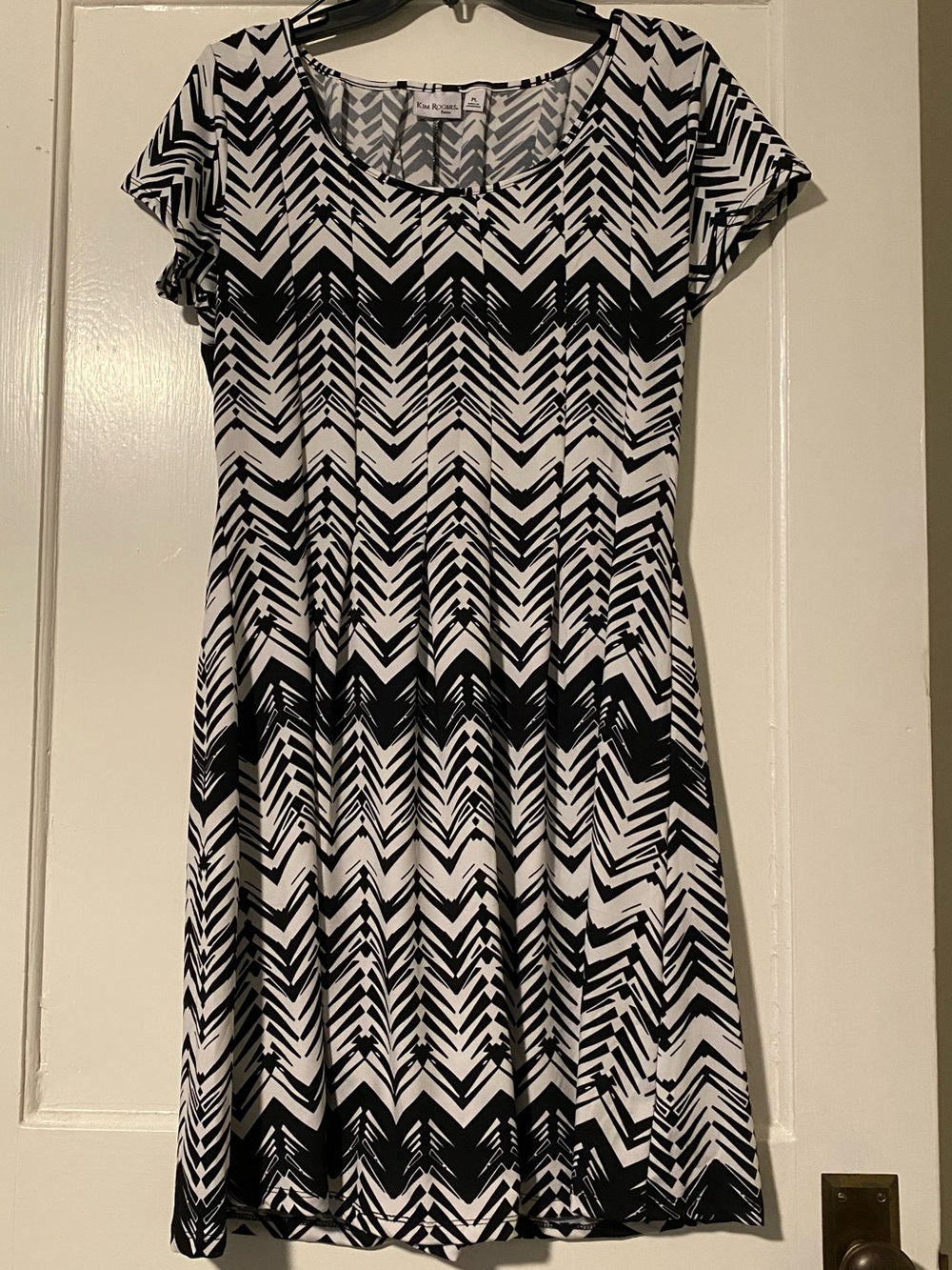 Kim Rogers Black & White Chevron Midi Dress NWOT